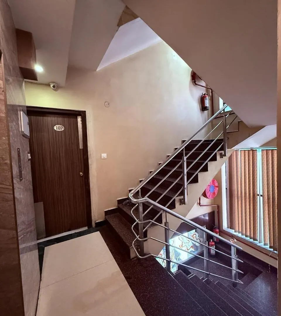 Rajkamal Palace - Near Kashi Vishwanath Temple Waranasi Hotel